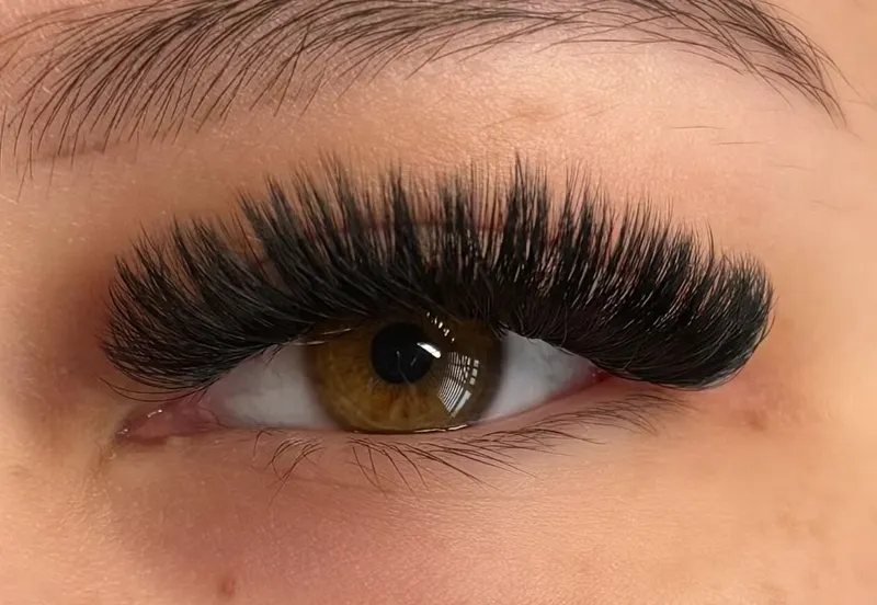 Russian Volume Lashes
